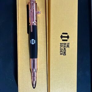 The Diamond Soldier Black and Gold Pen